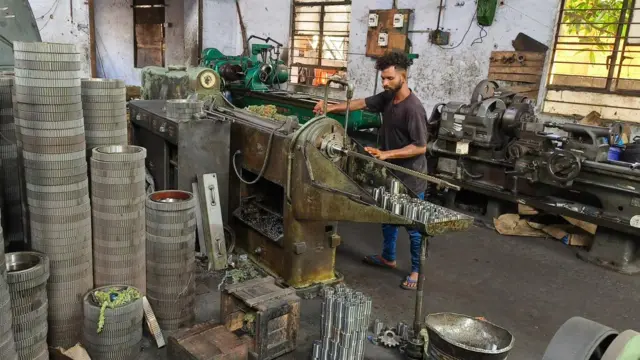 மும்முனைப் போட்டியில் கோவை