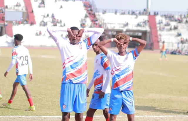 Jojani katta sik bilan sikishadi Porno keksa onalar va yosh ogillar