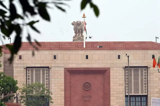 ரத்த தான உரிமை கோரும் திருநங்கை, தன்பாலின சமூகத்தினர் - தடை இருப்பது ஏன்? என்ன பிரச்னை?