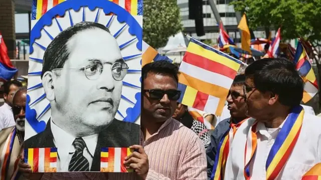 দলিত নেতা ও ভারতের সংবিধান প্রণেতা ড. আম্বেদকরের ছবি নিয়ে যুক্তরাষ্ট্রে নিম্নবর্ণের অভিবাসীরা তাদের অধিকার আদায়ে আন্দোলন চালাচ্ছেন