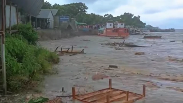 শরীয়তপুরের মাঝিরঘাটে ভাঙন কবলিত এলাকা 