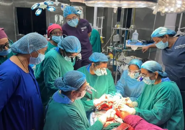 બીબીસી ગુજરાતી, ગુજરાત, બીબીસી, અમદાવાદ, ચેન્નાઈ, હાથની સર્જરી, કપાયેલા હાથ, મજૂર, અકસ્માત, હૉસ્પિટલ 