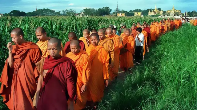 કંબોડિયામાં બૌદ્ધભિક્ષુઓ