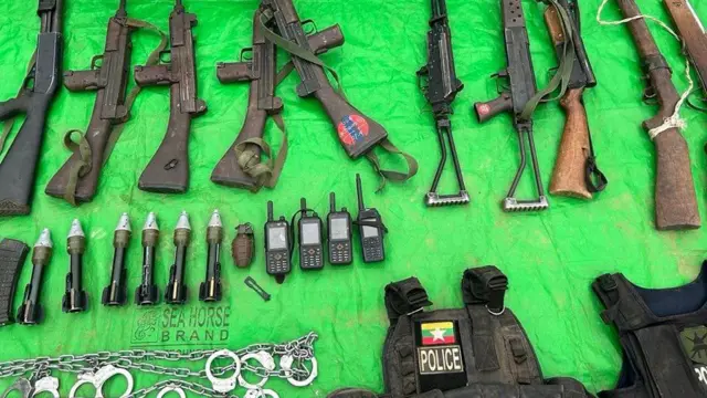 မလယ်ရွာတိုက်ပွဲမှာ PDF ဘက်ကသိမ်းဆည်းရရှိခဲ့တဲ့ စစ်လက်နက်အသုံးအဆောင်ပစ္စည်းတွေ