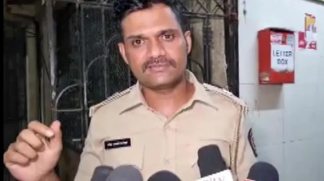 হত্যাকাণ্ডের বিস্তারিত জানাচ্ছেন ডেপুটি পুলিশ কমিশনার মনোজ বাজবেলে