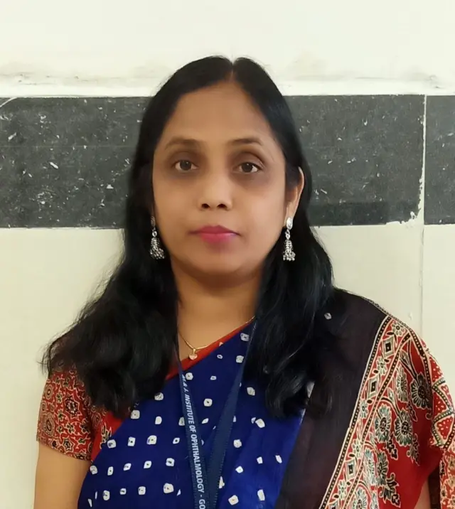 ડૉક્ટર વિલહેમિના અંસારી,
બાળકોમાં થતી આંખની રેટિનોબ્લાસ્ટોમા બીમારી શું છે, રેટિનોબ્લાસ્ટોમાથી બચવા શું કરવું, રેટિનોબ્લાસ્ટોમાના લક્ષ્ણ, બીબીસી ગુજરાતી ન્યૂઝ સાથે સમજો, બીબીસી ગુજરાતી સમાચાર