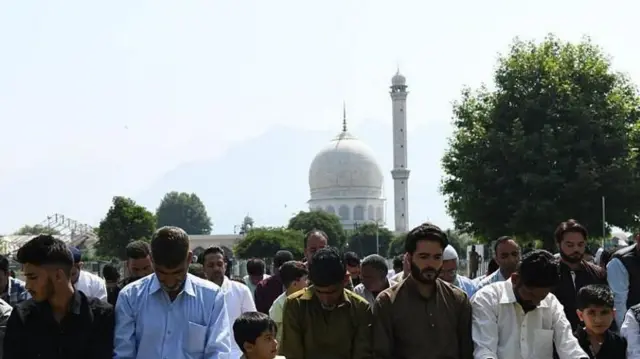 બીબીસી ગુજરાતી, ગુજરાત, બીબીસી, જમ્મુ-કાશ્મીર, મુસ્લિમ, રાષ્ટ્રીય ચિહ્ન