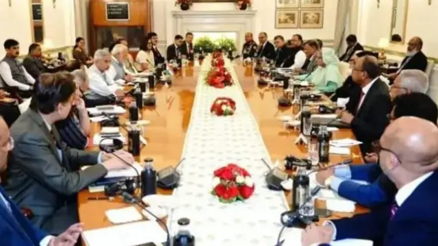 শেখ হাসিনার সাম্প্রতিক ভারত সফরের সময় অনুষ্ঠিত দ্বিপাক্ষিক বৈঠকের ছবি