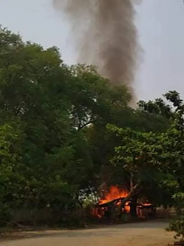 ပြီးခဲ့တဲ့ ဧပြီလက ကျားတက်ရဲစခန်းတိုက်ခိုက်ခံရစဉ်မြင်ကွင်း