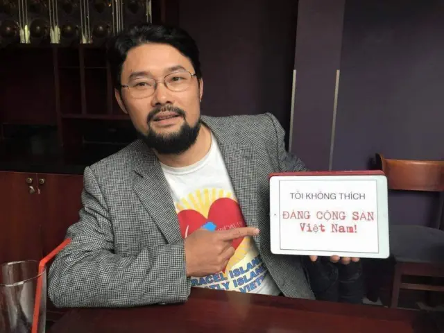 Ông Nguyễn Chí Tuyến được biết đến là một nhà hoạt động dân chủ và môi trường qua các cuộc biểu tình chống Trung Quốc, hay tuần hành kêu gọi bảo vệ cây xanh ở Hà Nội