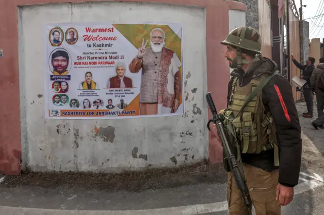 नरेन्द्र मोदी कश्मीर जानुअघि सुरक्षा व्यवस्था कडा