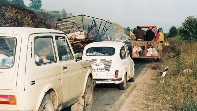 Izbeglička kolona kod Bosanskog Petrovca 7. avgusta 1995.