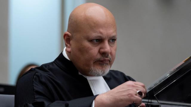 "يتعرّض المدعي العام للمحكمة كريم خان لضغوط متزايدة للتحرك في مواجهة الكارثة الإنسانية المتفاقمة في غزة".