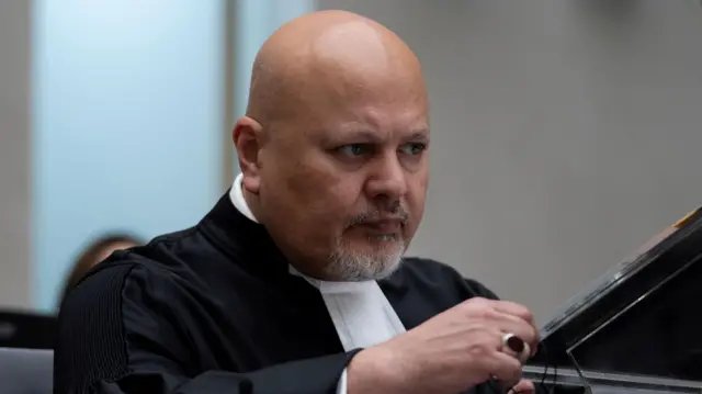 "يتعرّض المدعي العام للمحكمة كريم خان لضغوط متزايدة للتحرك في مواجهة الكارثة الإنسانية المتفاقمة في غزة".