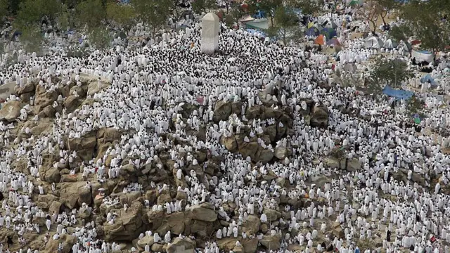 আরাফাত ময়দানে হাজীরা