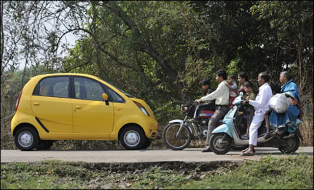 अनेकांनी पहिल्या गाडीचं स्वप्न पूर्ण व्हावं म्हणून नॅनो बुक केली. 