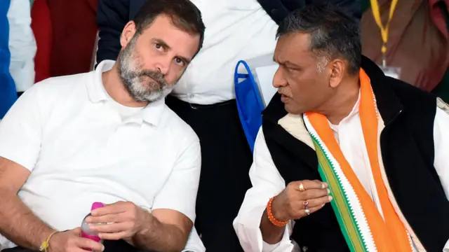 राहुल गांधी के साथ एक रैली में बिहार कांग्रेस के पूर्व अध्यक्ष अखिलेश प्रसाद सिंह