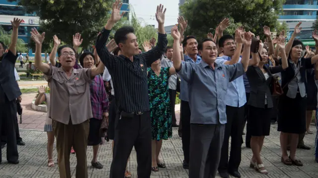 Mutane a Koriya ta Arewa suna kallon sanarwar ƙasar ta gwada makaminta na nukiliya a 2017