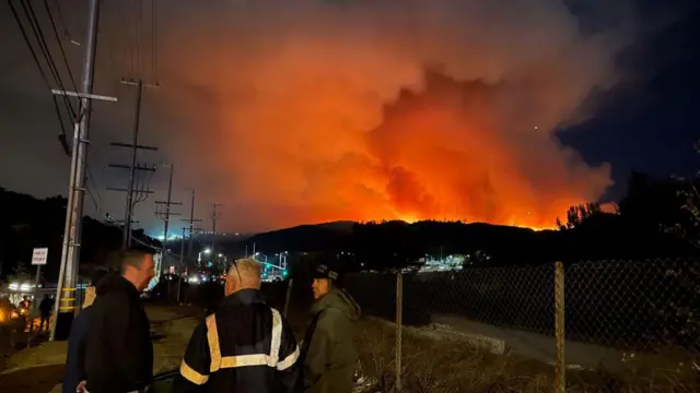 今年1月發生的洛杉磯太平洋帕利塞茲（Pacific Palisades）大火造成12人死亡、超過6,000套房屋被毀。