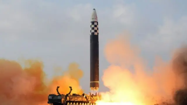 2022-жылы ноябрда Түндүк Корея өз тарыхындагы эң кубаттуу болгон континенттер аралык баллистикалык ракетаны сынаган