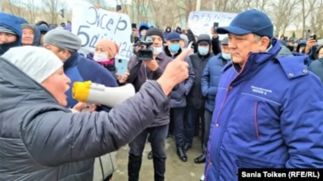 Нааразылыкка чыккандар саясий талаптарды дагы коё баштады...