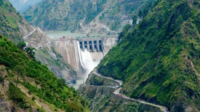 भारतातील धरणं पाकिस्तानच्या सीमेपासून खूप दूर आतल्या बाजूला आहेत
