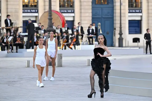 اف کی آ تویگز در بخش دهه ۱۹۲۰ ظاهر شد