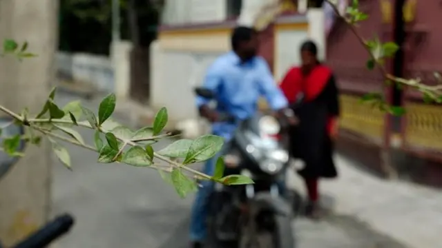 आंतरजातीय विवाह करणारं जोडपं