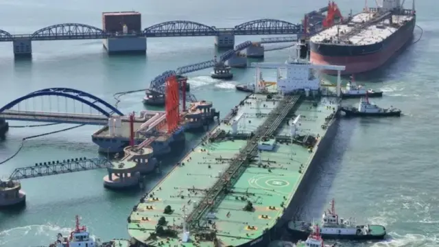 很多伊朗石油被运至中国山东的港口。