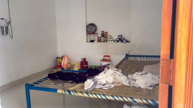 الغرفة المستأجرة التي أقام فيها الزوجان حيدر ومينا