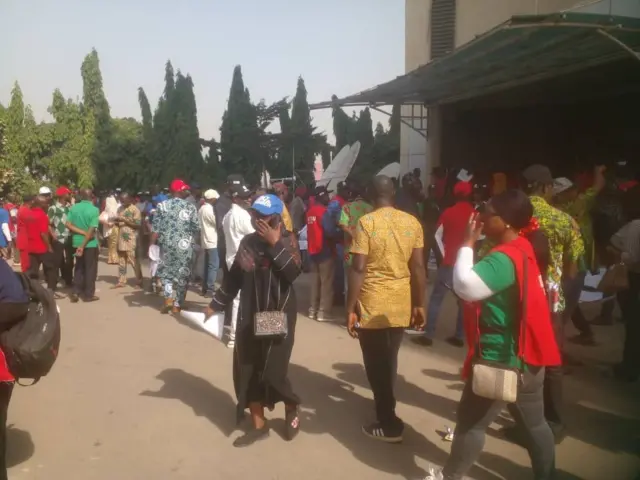 Awọn oṣiṣẹ n gbaradi fun iwọde ti wọn fẹ ṣe