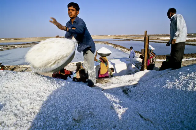 બિપરજોય વાવાઝોડાને કારણે નમક ઉદ્યોગને નુકસાન