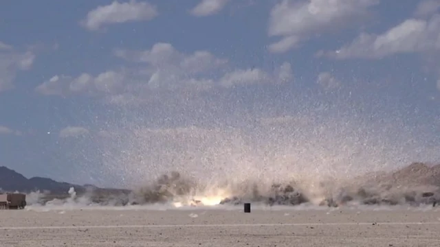 क्लस्टर बम 