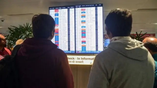 બીબીસી ગુજરાતી ઇન્ડિગો ઍરલાઇન ઍરપોર્ટ પ્રવાસી ભાડાં ડીજીસીએ વિમાન ટિકિટ