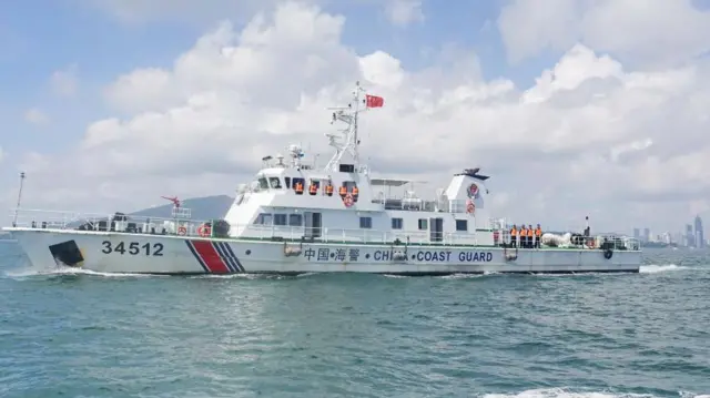 တရုတ်ကမ်းစောင့်တပ်က မီးသတ်ပိုက် သုံးပြီး ဖိလစ်ပိုင် ရေယာဉ်ကို တားဆီးခဲ့