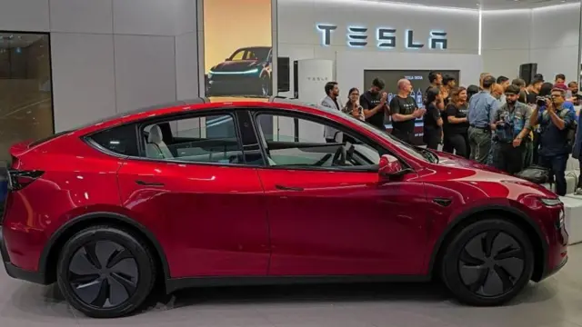 టెస్లా కారు