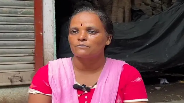 सुवर्णा ढवळे यांनी या पुनर्विकास प्रकल्पास विरोध दर्शवला असून धारावीबाहेर जाण्यास आपली तयारी नसल्याचं त्या सांगतात.