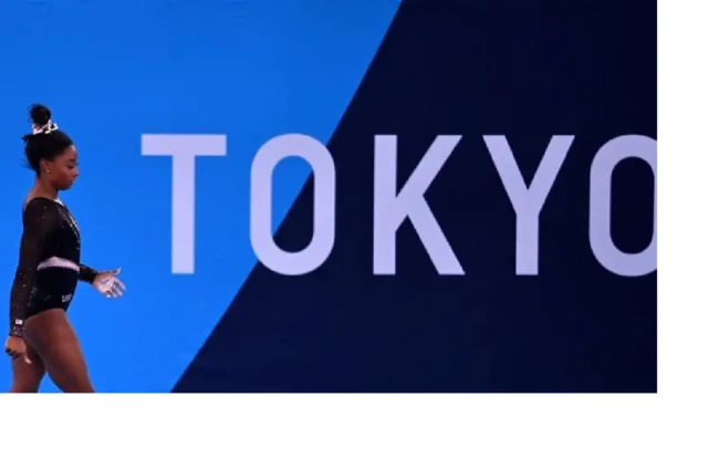 Biles a laissé derrière elle les fantômes de Tokyo 2021. Lors de ces Jeux, elle avait dû se retirer en raison d'un épisode de "twisties", la terrifiante perte d'orientation spatiale qui peut affecter les gymnastes lorsqu'ils tournent dans les airs.