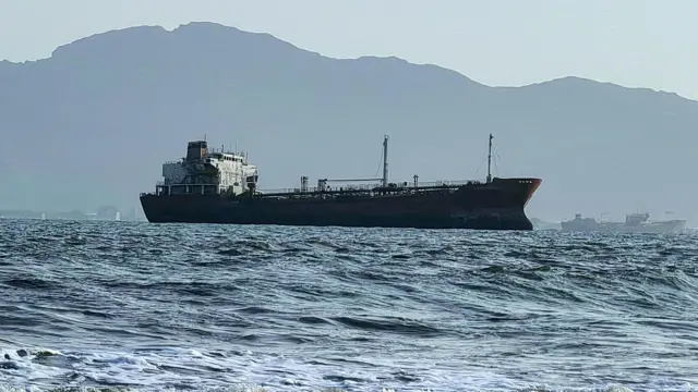یک کشتی در دریای سرخ