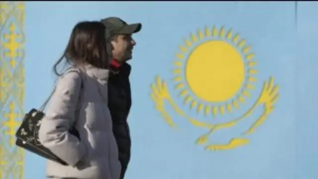 Казакстанда добуш берүү жүрүп жатат