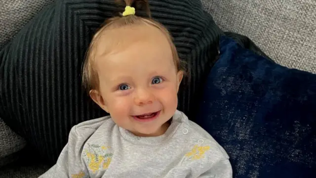 ሌክሲ ብእግራ ኽትከይድ ስለዝጀመረት፡ ወለዳ ኣብ ጭንቀት ይርከብ 