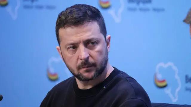 ゼレンスキー氏、バイデン氏に「平和サミット」出席を強く要請 - BBC