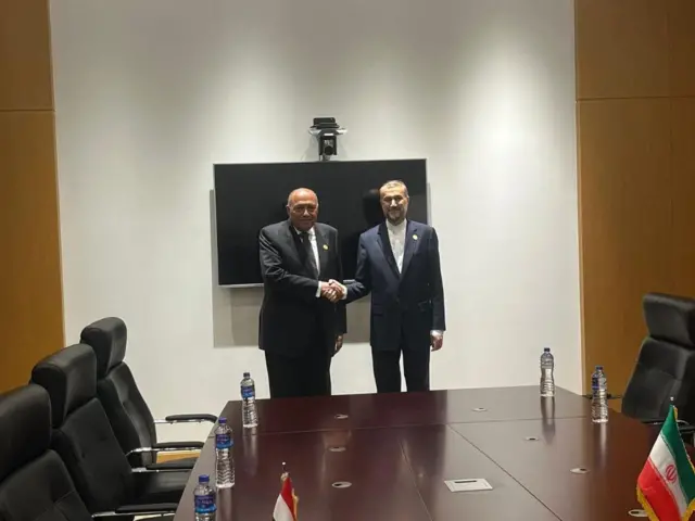 وزير الخارجية المصري أثناء لقاء نظيره افيراني في بانغول