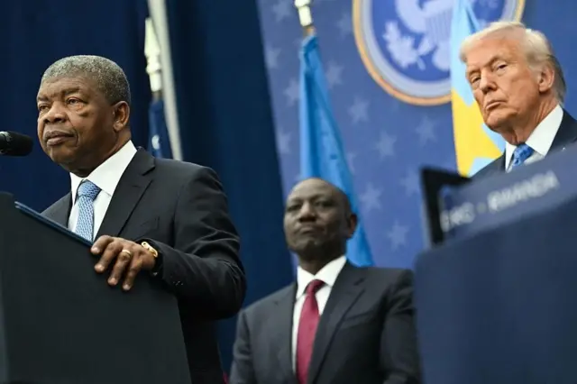 Президенты Анголы и США выступают в Вашингтоне 