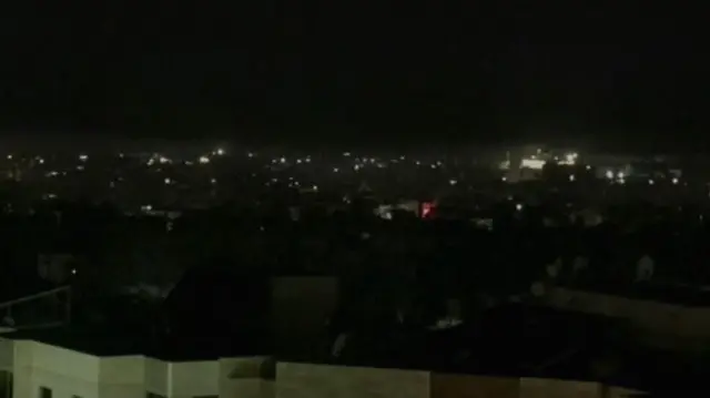 Imágenes en vivo desde la capital iraní, Teherán, a las 04:00 AM hora local.