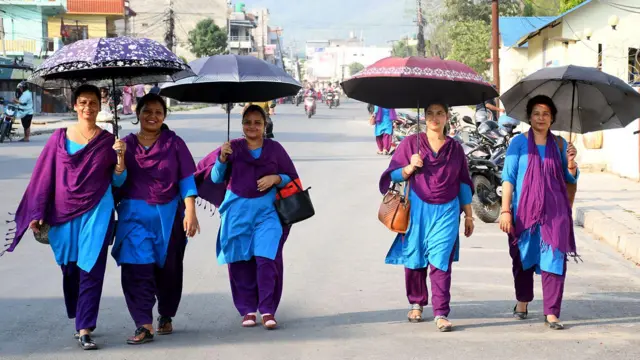 महिला सरकारी कर्मचारीहरू