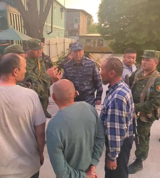 Барымтага алынган кыргыз жарандары ИИМге кайтарылууда