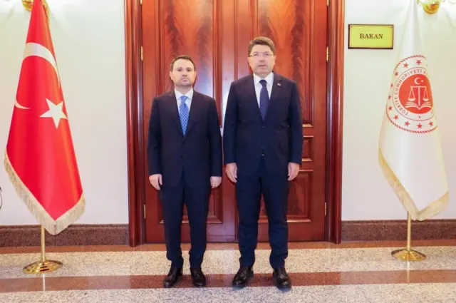 Yeni ve eski adalet bakanları Akın Gürlek ve Yılmaz Tunç