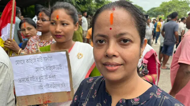 असम में कथित तौर पर हो रही अवैध बांग्लादेशी घुसपैठ के विरोध में प्रदर्शन 