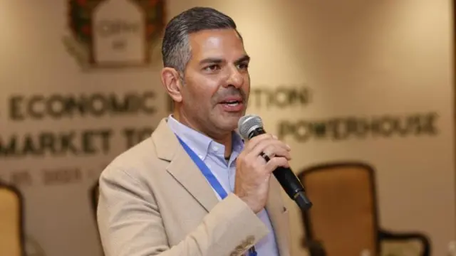 संजय कपूर यांचा मृत्यू 'संशयास्पद' असल्याचा आरोप त्यांच्या आई राणी कपूर यांनी केला आहे.